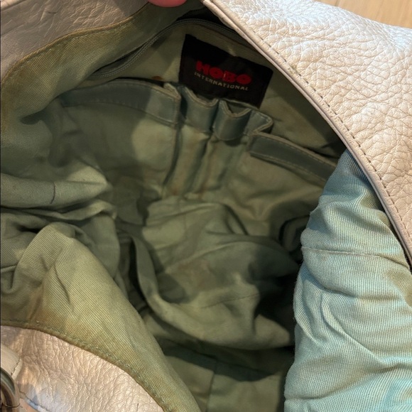 Hobo International Leather Shoulder Bag Purse Cream Silver - Picture 5 of 8